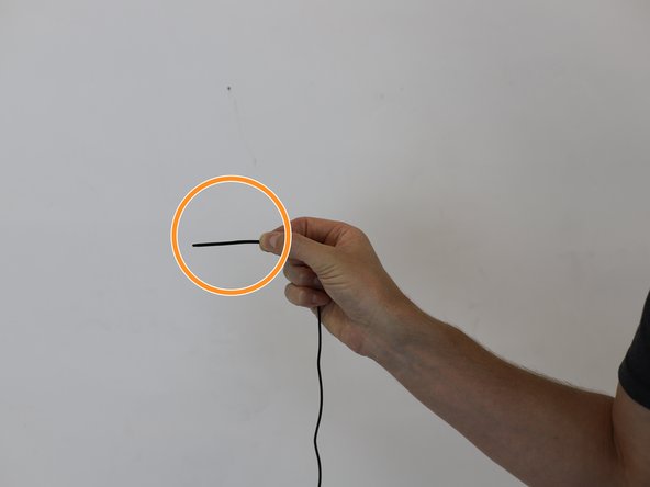 How to Replace the Tent Poles Elastic, Check the metal tips of the poles: crwdns2935265:012crwdnd2935265:03crwdnd2935265:03crwdne2935265:0