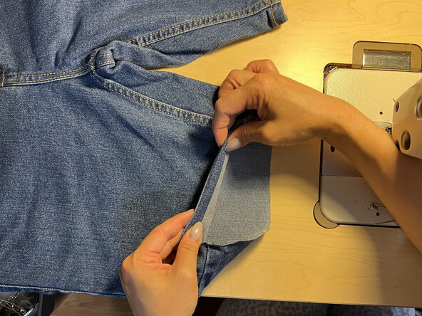 How To Hem Jean Shorts: crwdns2935265:03crwdnd2935265:02crwdnd2935265:03crwdne2935265:0
