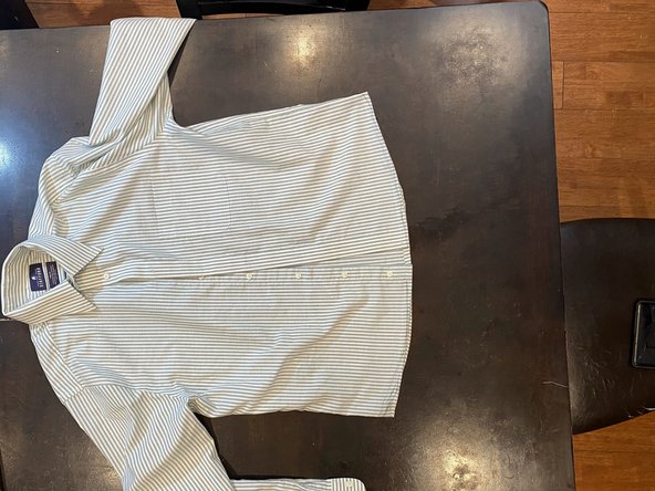 How to Shorten the Length of a Shirt: crwdns2935265:013crwdnd2935265:02crwdnd2935265:02crwdne2935265:0