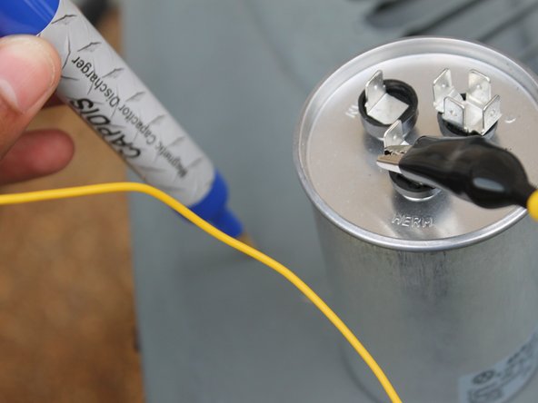 AC Capacitor for A/C Condenser Unit Replacement: adım 6, 3 resimden 3.