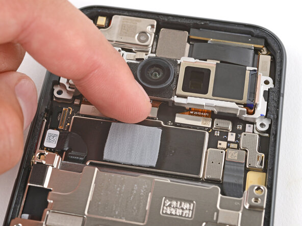 Google Pixel 10 Rear Cameras Replacement, Connect the rear cameras: 27 단계, 이미지 3개 중 2개