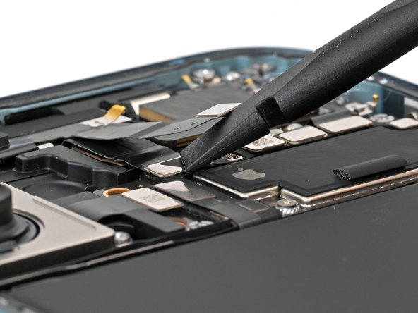 iPhone 16 Plus Front Camera Assembly Replacement, Connect the front camera assembly: crwdns2935265:027crwdnd2935265:02crwdnd2935265:03crwdne2935265:0