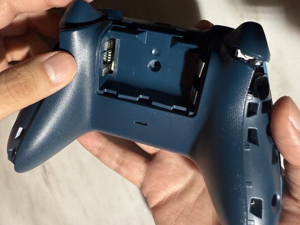 How to Fix Xbox Series (Model 1914) Controller Stick Drift Without Soldering: Schritt 11, Bild 2 von 3