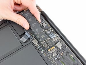 MacBook Air 13インチ Late 2010 SSDの交換 - iFixit 修理ガイド