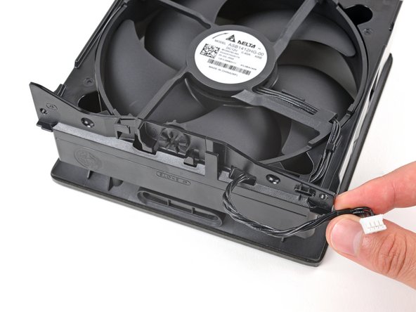 Xbox Series X (Digital Edition) Fan Replacement, De‑route the fan cable: crwdns2935265:013crwdnd2935265:02crwdnd2935265:03crwdne2935265:0