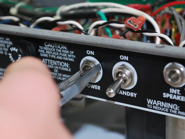 Fender 65 Twin Reverb Power Switch Replacement: crwdns2935265:04crwdnd2935265:02crwdnd2935265:03crwdne2935265:0