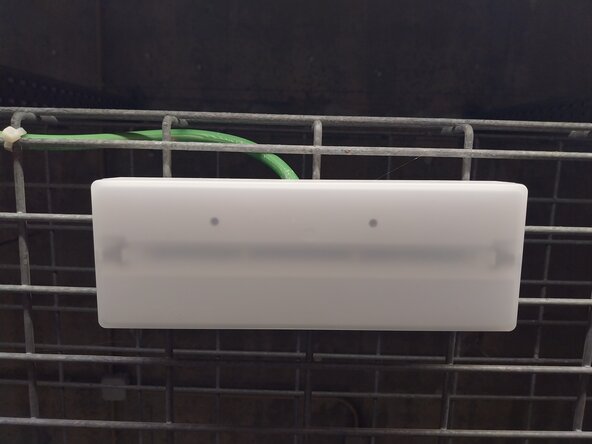 Reparación luminaria de emergencia AERLUX cambio condensador 1,2 uF: paso 11, imagen 1 de 3