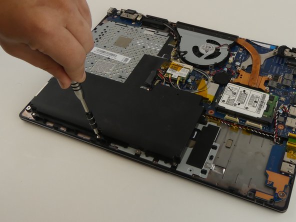 Samsung NP-QX411L Battery Replacement: crwdns2935265:011crwdnd2935265:02crwdnd2935265:02crwdne2935265:0