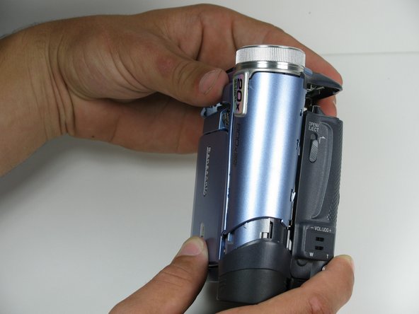 Panasonic PV-GS9 LCD panel replacement: crwdns2935265:08crwdnd2935265:02crwdnd2935265:02crwdne2935265:0