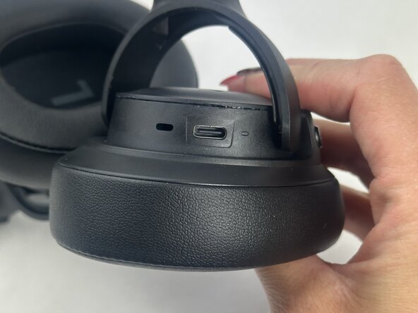 JBL Tune 760NC Faulty Charging Port Cleaning, Faulty Charging Port: crwdns2935265:01crwdnd2935265:01crwdnd2935265:01crwdne2935265:0