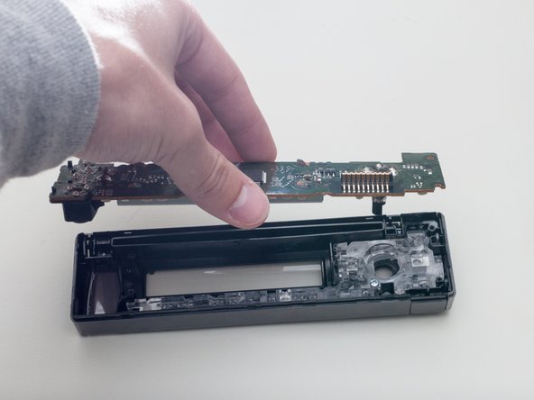 Kenwood KDC-BT565U LCD Screen Replacement: crwdns2935265:05crwdnd2935265:02crwdnd2935265:02crwdne2935265:0