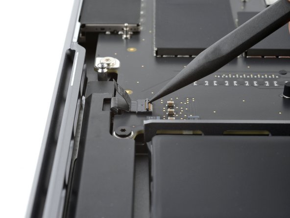 MacBook Pro 14" Late 2023 (M3) USB-C Ports Replacement, Disconnect the right speaker: crwdns2935265:040crwdnd2935265:02crwdnd2935265:03crwdne2935265:0