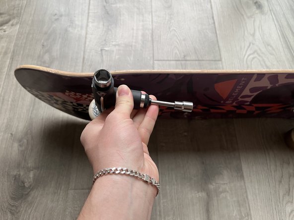 How to Replace the Bearings on a Street Skateboard: étape 2, image 3 de 3