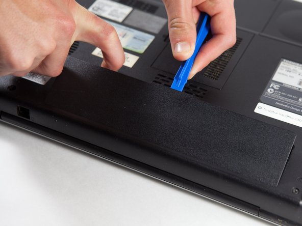 Toshiba Satellite L305D-S5900 Battery Replacement: crwdns2935265:04crwdnd2935265:02crwdnd2935265:02crwdne2935265:0