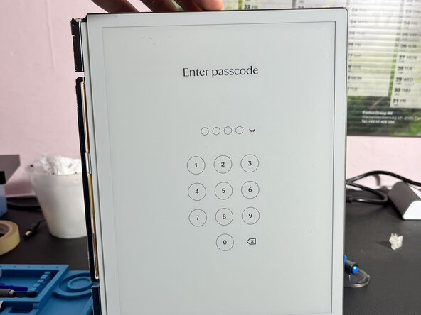 Disassembling reMarkable 2 for a stuck power button, Remove screws and get access to internals: stap 0, afbeelding 3 van 3
