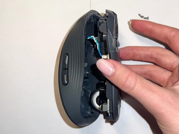 Logitech Signature M650 L Scroll Wheel Assembly Replacement: step 5, image 2 of 2