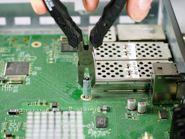 TiVo Premiere XL4 Motherboard Replacement: crwdns2935265:014crwdnd2935265:02crwdnd2935265:02crwdne2935265:0