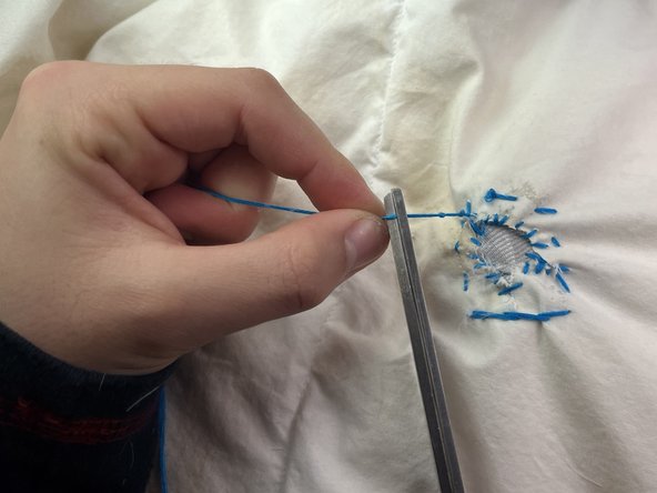 How to Repair a Hole in a Duvet Insert: 步骤 8 中的图像 2，3