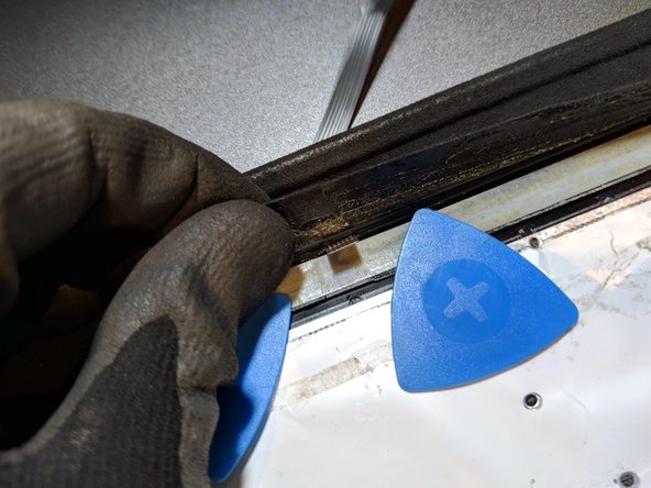 EVE V Keyboard Disassembly, The ribbon cable - 1st part: step 5, image 3 of 3