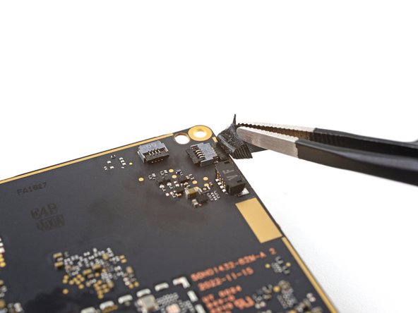 HTC Vive XR Elite Motherboard Replacement, Peel the tape: crwdns2935265:0119crwdnd2935265:02crwdnd2935265:02crwdne2935265:0