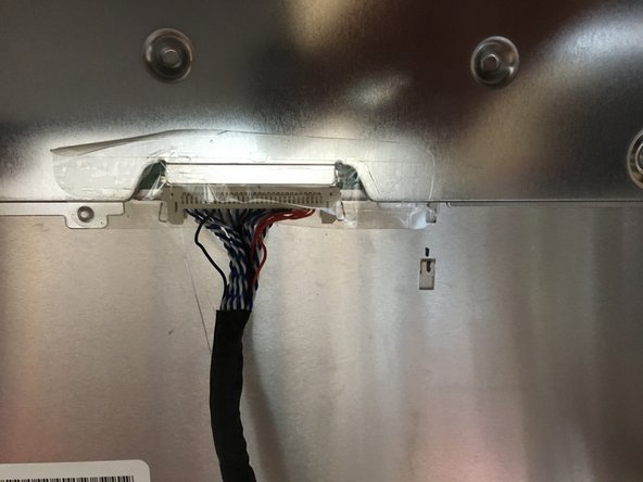 How to build a display using a iMac: step 7, image 3 of 3