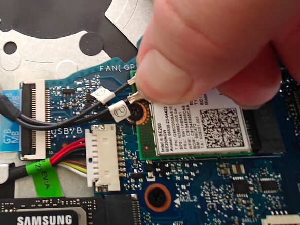 HP Pavilion 15-cs3065cl WiFi Module Upgrade/Replacement, Reattach Cables: crwdns2935265:011crwdnd2935265:02crwdnd2935265:03crwdne2935265:0