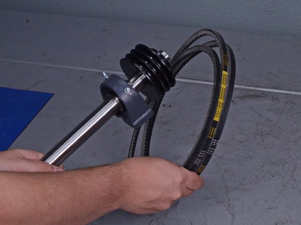 EDCO PRO KL-18 Concrete Saw Belts Replacement, Remove the belts: crwdns2935265:023crwdnd2935265:02crwdnd2935265:02crwdne2935265:0