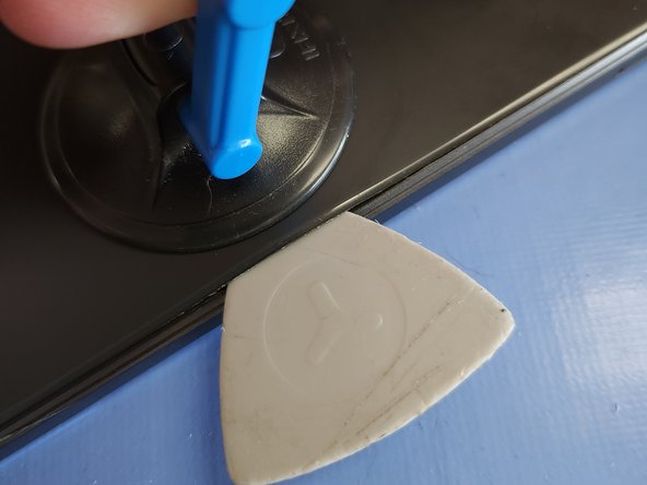 Revvl 6 Pro 5G Screen Replacement, Insert an Opening Pick: crwdns2935265:02crwdnd2935265:03crwdnd2935265:03crwdne2935265:0