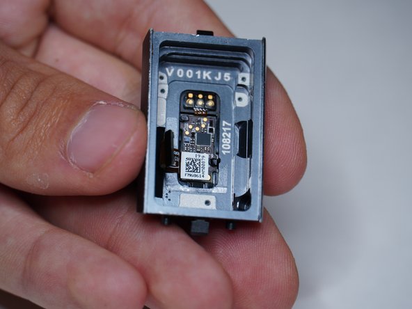 Charge 3 Disassembly, Motherboard: crwdns2935265:010crwdnd2935265:02crwdnd2935265:02crwdne2935265:0