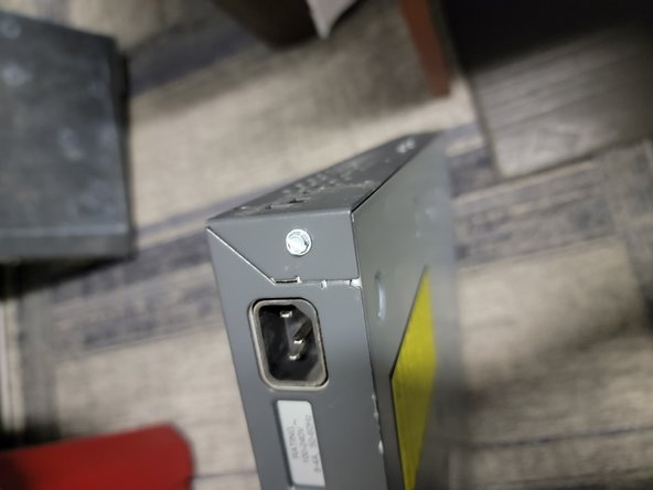 Cisco Catalyst 2975 network switch cooling fan replacement, Remove back screws - continued: stap 5, afbeelding 2 van 2