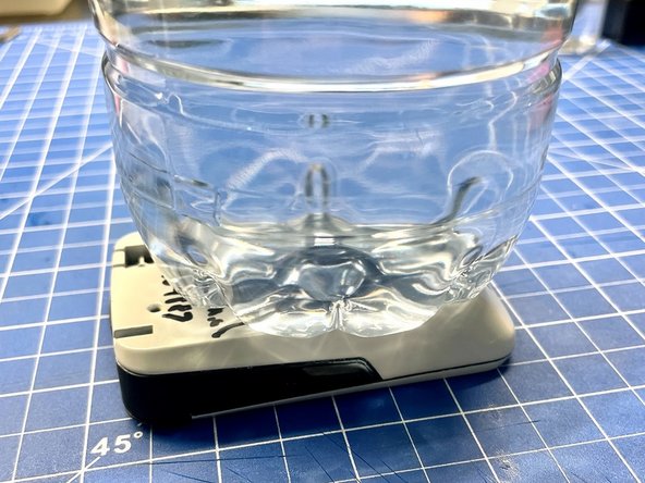 Wahoo Elemnt Roam (WFCC4) Screen and Battery Replacement, Glue Top and Bottom Half back together: crwdns2935265:018crwdnd2935265:02crwdnd2935265:02crwdne2935265:0