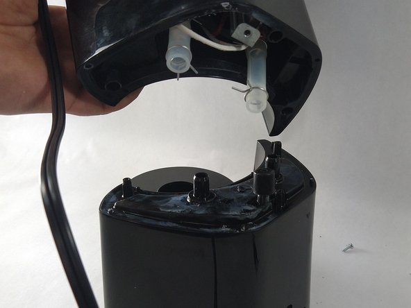 Black and Decker CM0700BZ Water Piping Replacement: crwdns2935265:011crwdnd2935265:02crwdnd2935265:03crwdne2935265:0