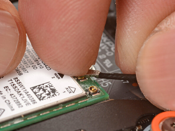 Framework Laptop 12 Mainboard Replacement, Reconnect a disconnected antenna cable: 36 단계, 이미지 3개 중 2개