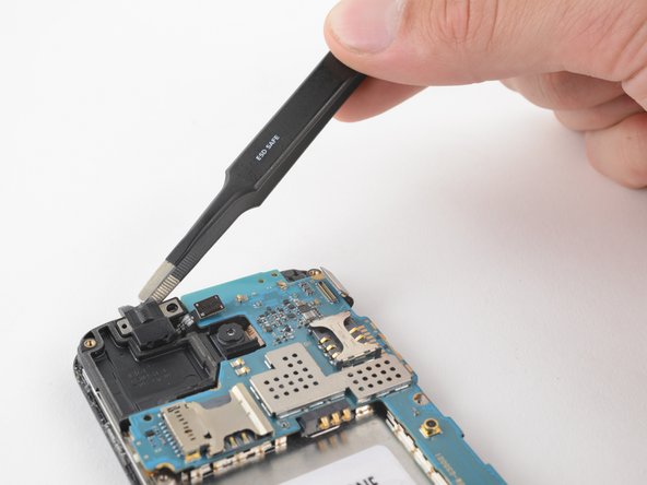 Samsung Galaxy Core Plus Motherboard Replacement, Remove the headphone jack: crwdns2935265:012crwdnd2935265:01crwdnd2935265:02crwdne2935265:0