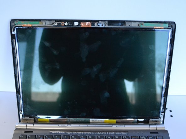 Sony Vaio VGN-SR140E Screen Replacement: crwdns2935265:06crwdnd2935265:02crwdnd2935265:02crwdne2935265:0