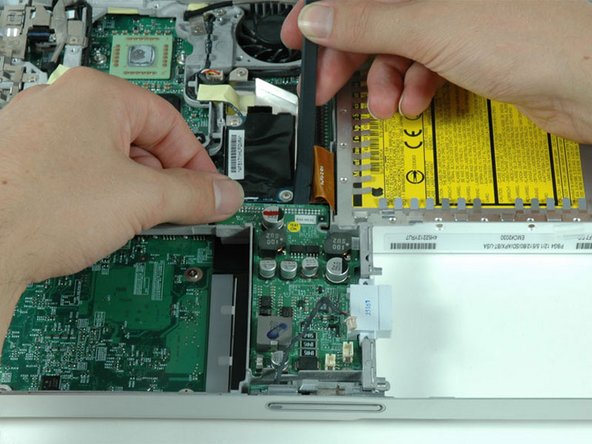 PowerBook G4 Aluminum 12" 1-1.5 GHz Display Data Cable Replacement: crwdns2935265:034crwdnd2935265:01crwdnd2935265:01crwdne2935265:0