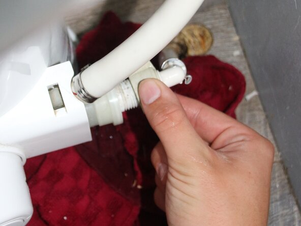 How to Fix RV Toilet Water Pressure: crwdns2935265:06crwdnd2935265:01crwdnd2935265:02crwdne2935265:0