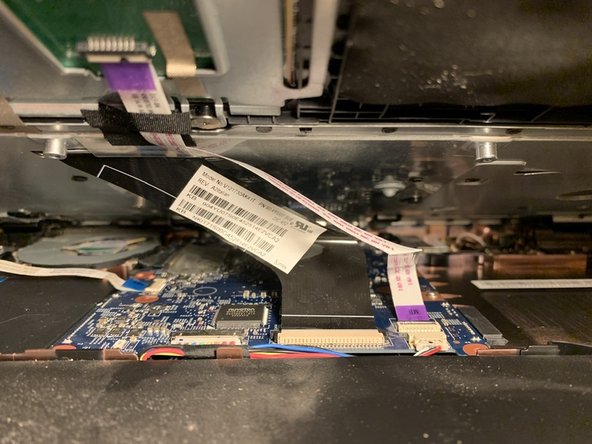 Acer Aspire ES1-512 Hard Drive Replacement, Scollegare i connettori della tastiera: crwdns2935265:03crwdnd2935265:01crwdnd2935265:02crwdne2935265:0