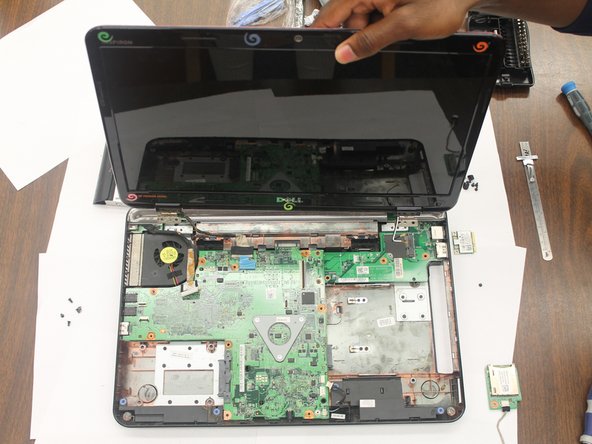 Dell Inspiron M5010 Fan/Heatsink Replacement: crwdns2935265:017crwdnd2935265:03crwdnd2935265:03crwdne2935265:0