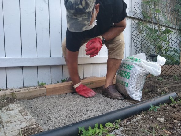 How to Repair A Garden Walkway With Concrete Slabs: 3 단계, 이미지 3개 중 2개