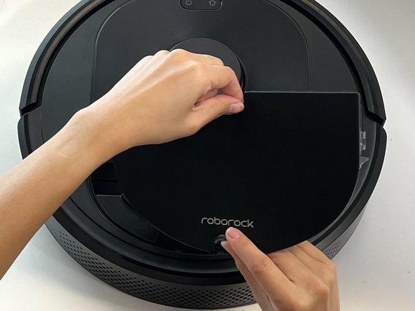 Roborock Q5 Main Brush Housing Replacement, Main Brush Housing: crwdns2935265:08crwdnd2935265:03crwdnd2935265:03crwdne2935265:0