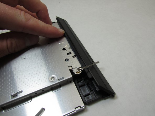 HP Elitebook 8460p Optical Drive Replacement: step 7, image 3 of 3