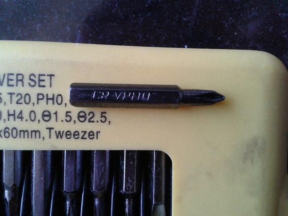 Reemplazo de disco duro de laptop HP 15-bs015dx, Remueve los 6 tornillos visibles: crwdns2935265:03crwdnd2935265:03crwdnd2935265:03crwdne2935265:0