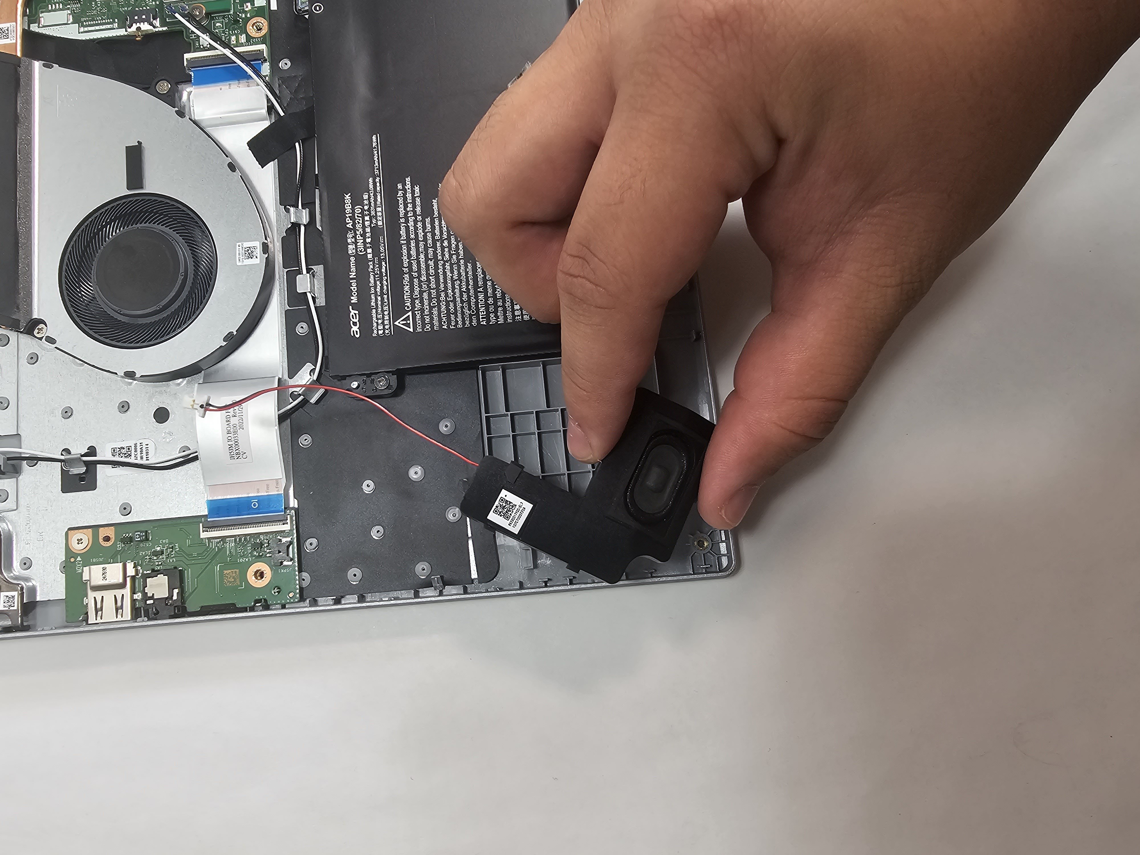 Acer Aspire 3 A315-24P-R7VH Speaker Replacement - iFixit Repair Guide