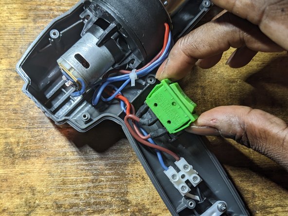 Genesis Heat Gun Rectifier Diode Replacement, Remove fan motor unit 1: crwdns2935265:03crwdnd2935265:02crwdnd2935265:03crwdne2935265:0