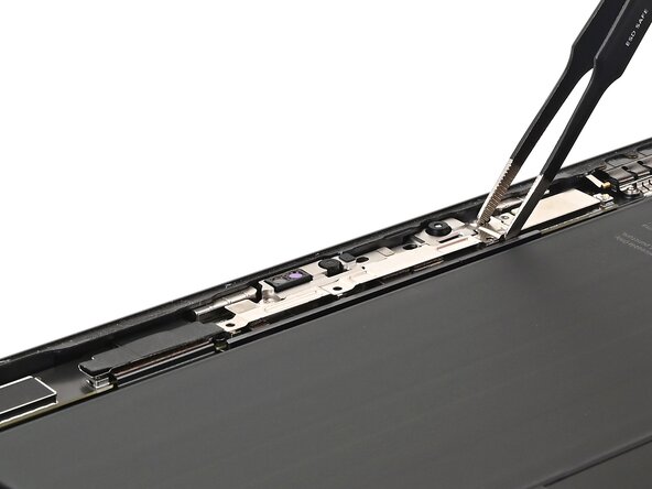 iPad Pro 13" Front Camera Assembly Replacement: passo 28, immagine 1 di 2