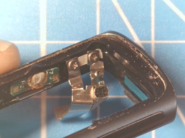 Fitbit Charge 5 Teardown, Remove Screen: crwdns2935265:010crwdnd2935265:02crwdnd2935265:03crwdne2935265:0