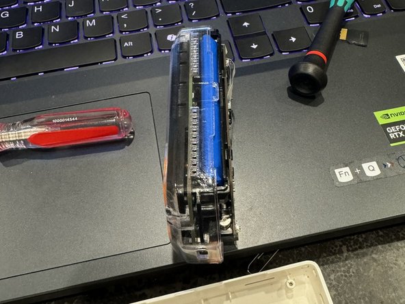 Putting On A Transparent Shell On Flipper Zero, Transfer The Flipper's Internals To The New Shell: crwdns2935265:05crwdnd2935265:02crwdnd2935265:02crwdne2935265:0