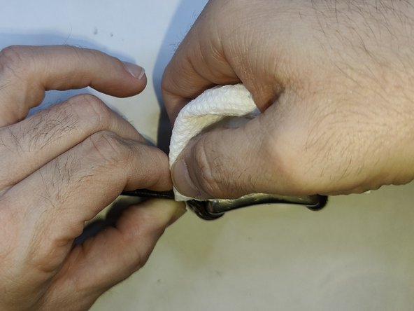 How to Repair a Broken Leather Belt Using Adhesives: crwdns2935265:06crwdnd2935265:03crwdnd2935265:03crwdne2935265:0