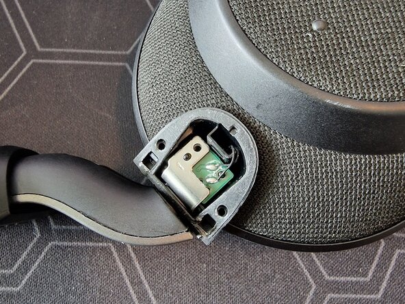 Jabra Elite 85h on/off Switch Replacement, remove bracket: crwdns2935265:02crwdnd2935265:02crwdnd2935265:03crwdne2935265:0